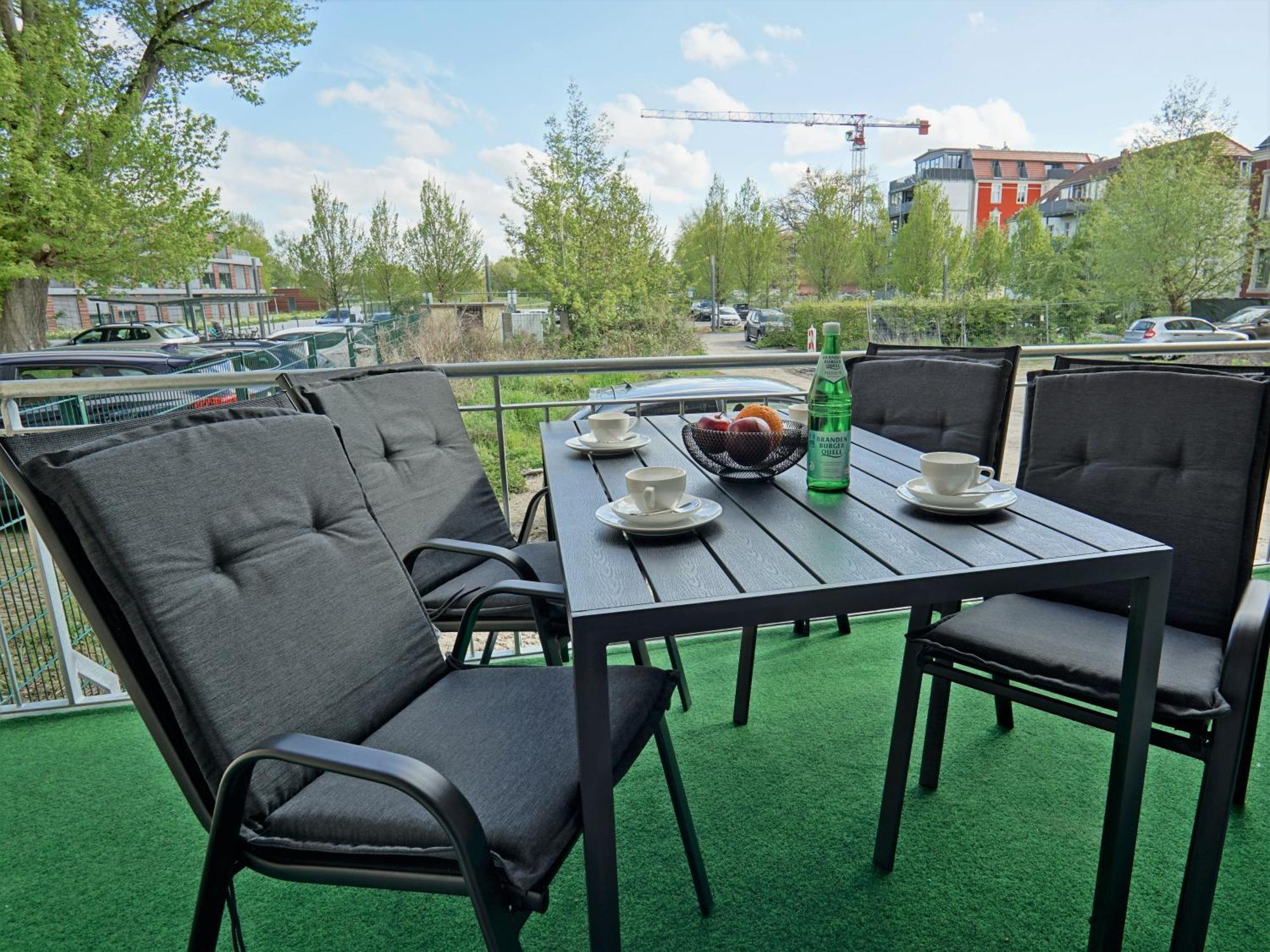 "Hogulu" Brandenburg, Balkon, Neustadt, Kueche, Wassernaehe - Parkplatz Inklusive Apartment Brandenburg  Room photo